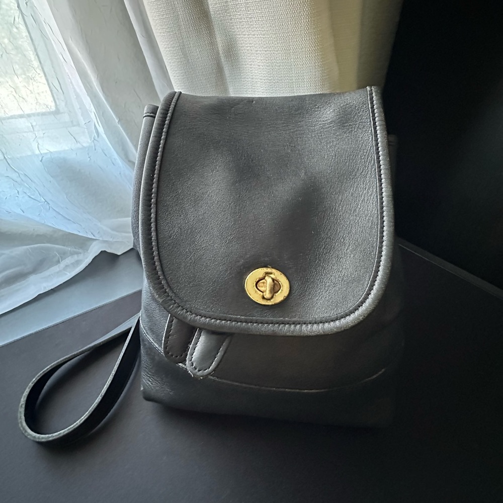 Vintage 90s COACH 9960 Leather Turnlock Drawstring Mini Backpack Black